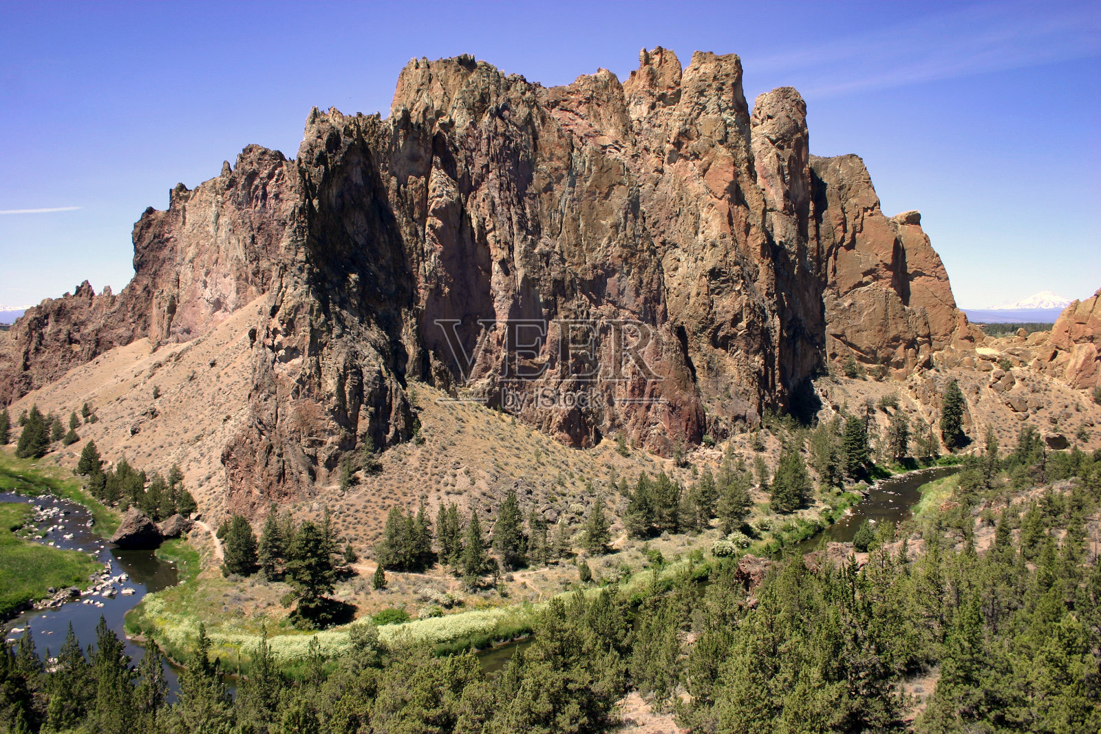 俄勒冈州本德附近的史密斯洛克州立公园照片摄影图片