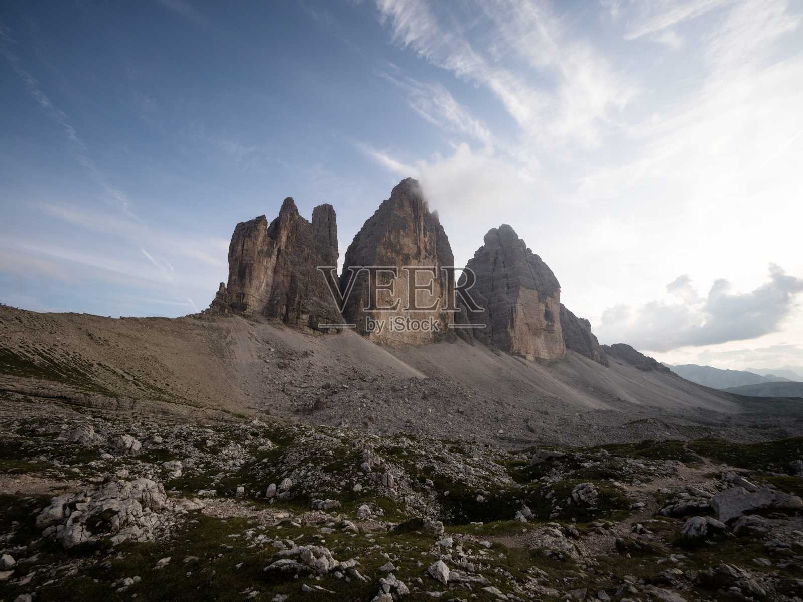 意大利南蒂罗尔贝卢诺的塞克斯顿白云石的拉瓦雷多峰的高山全景照片摄影图片