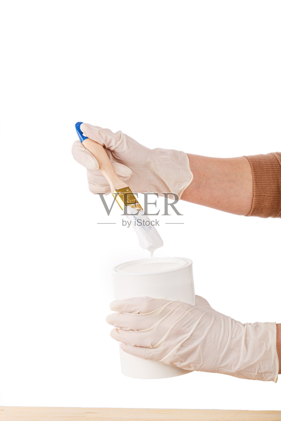 白色油漆与画笔绘画的木质背景纹理照片摄影图片