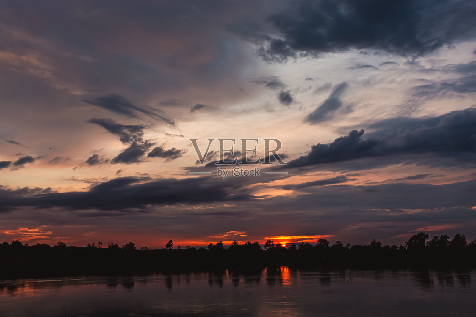 河上的日落照片摄影图片