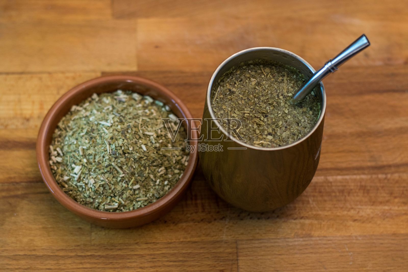 木头上的mate和matera的照片照片摄影图片