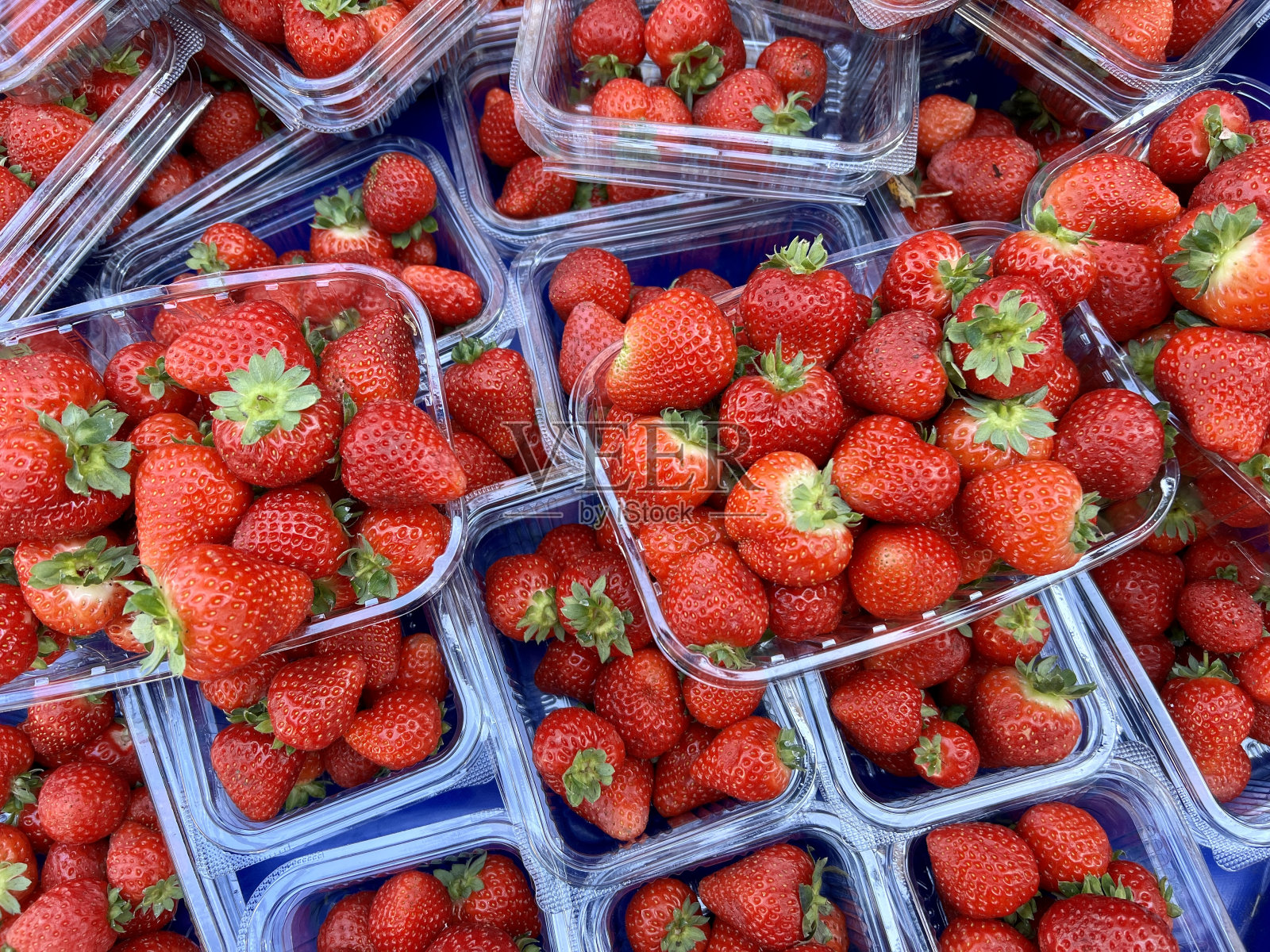 市场上的草莓水果照片摄影图片