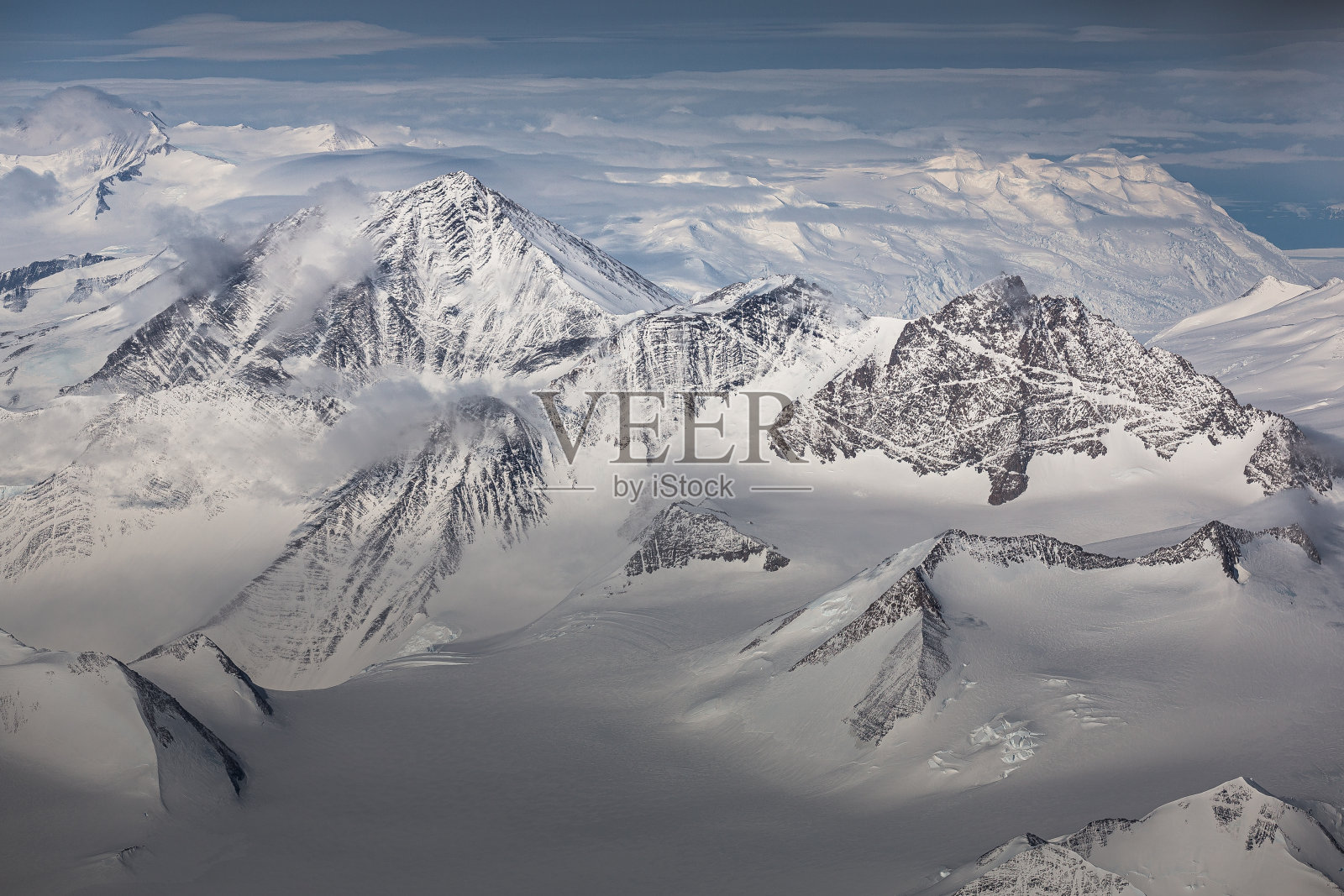 南极横贯南极山脉的鸟瞰图照片摄影图片