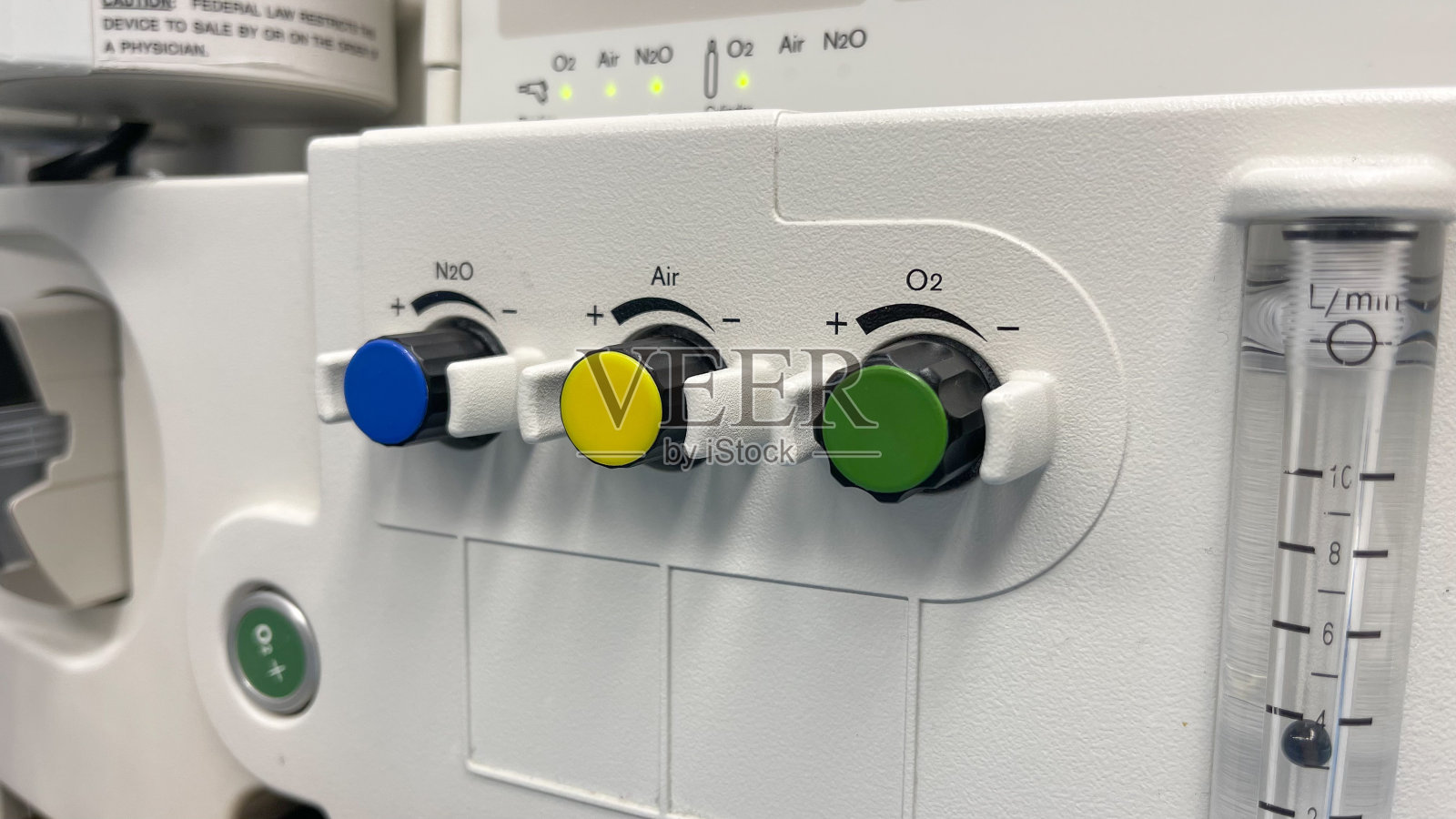 麻醉机在手术室用氧气照片摄影图片