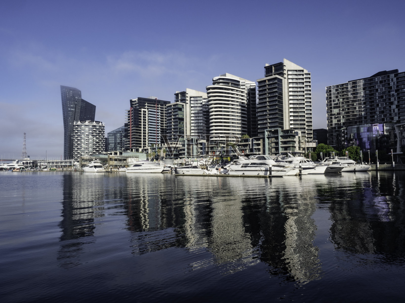 滨水公寓照片摄影图片