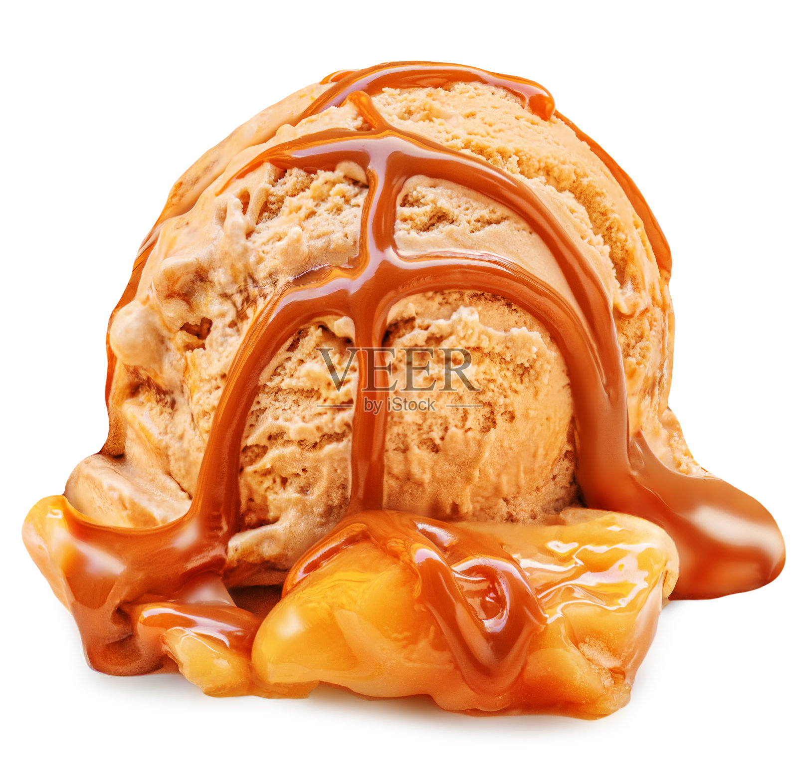 焦糖冰淇淋与融化的焦糖块孤立在白色背景,特写照片摄影图片