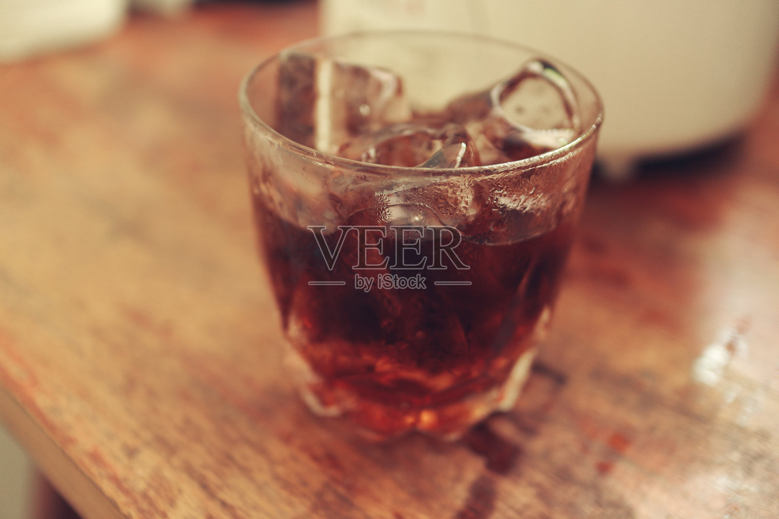 一杯冰可口可乐照片摄影图片