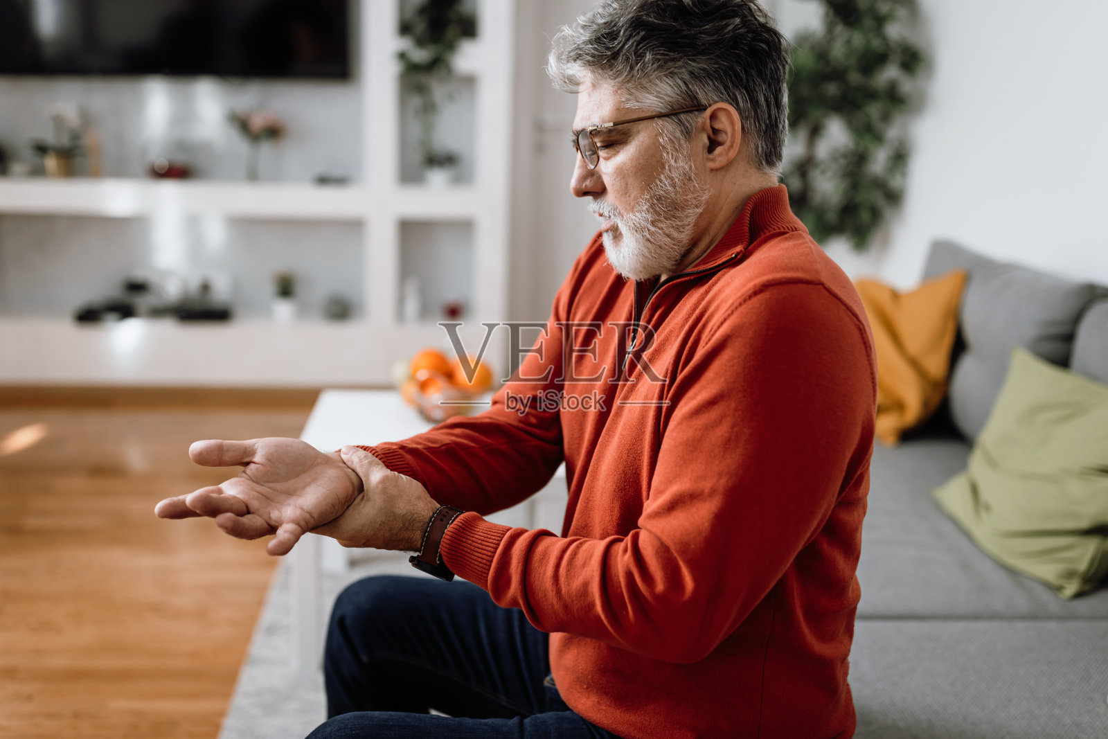 我不知道该怎么做才能停止疼痛照片摄影图片