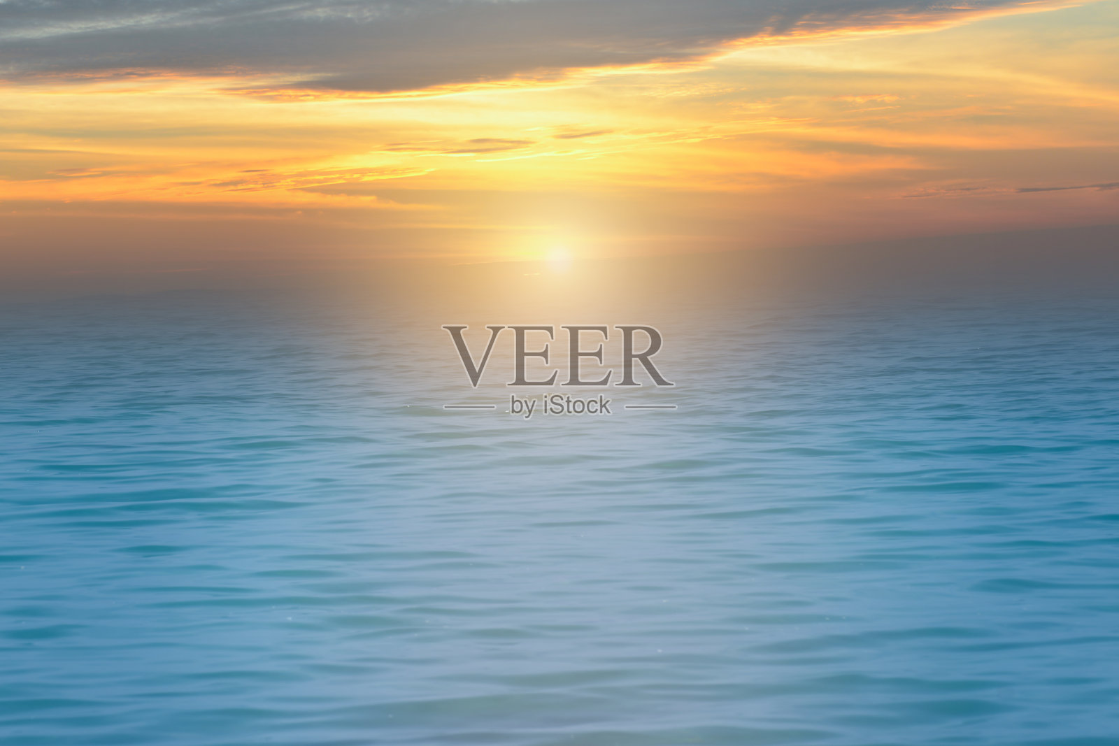 美丽的自然大海和日出或日落与晨光或黄昏照片摄影图片