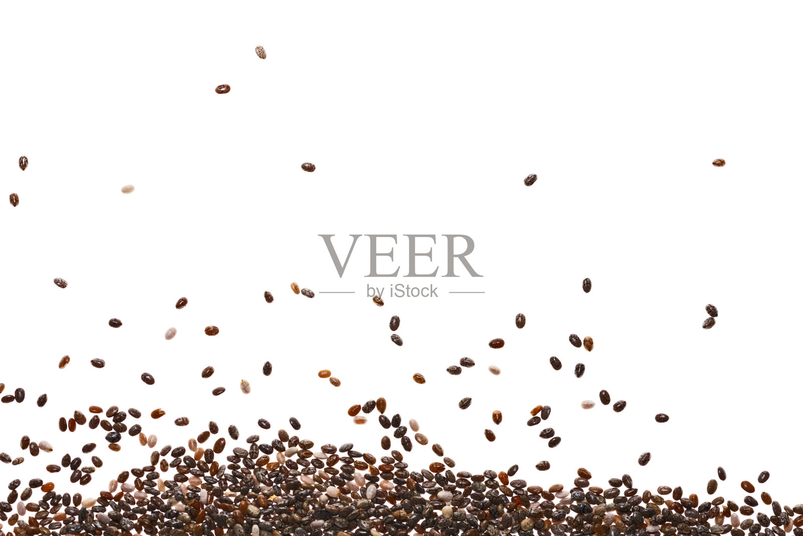 奇亚籽落在白色的背景上照片摄影图片