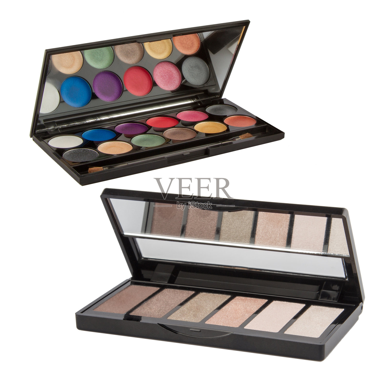 眼影盘与干腮红在一个黑色的盒子照片摄影图片