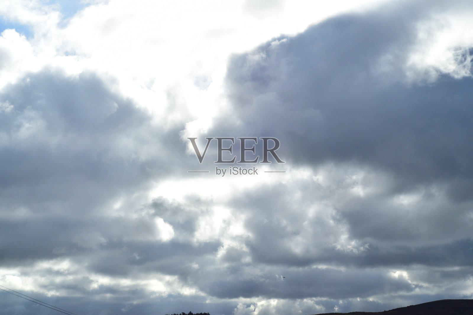 晴天里的云和天空照片摄影图片