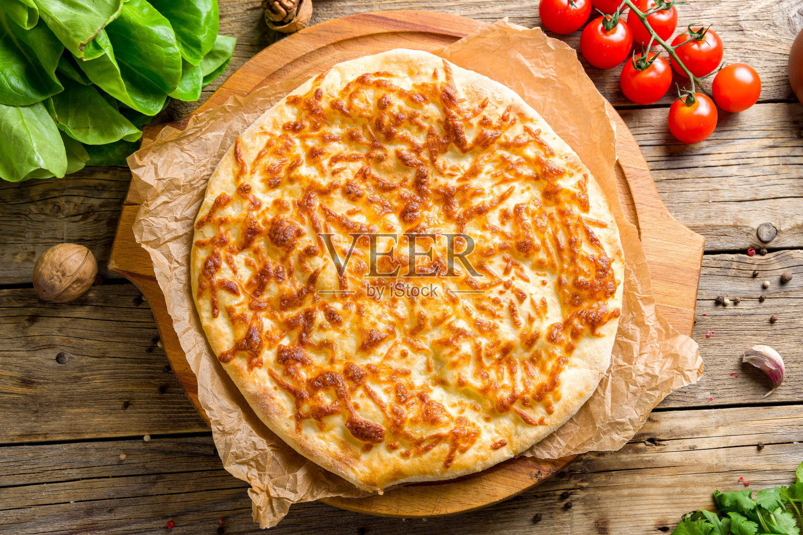 奶酪哈切布里,梅格利安哈切布里,格鲁吉亚美食在木制桌面视图照片摄影图片