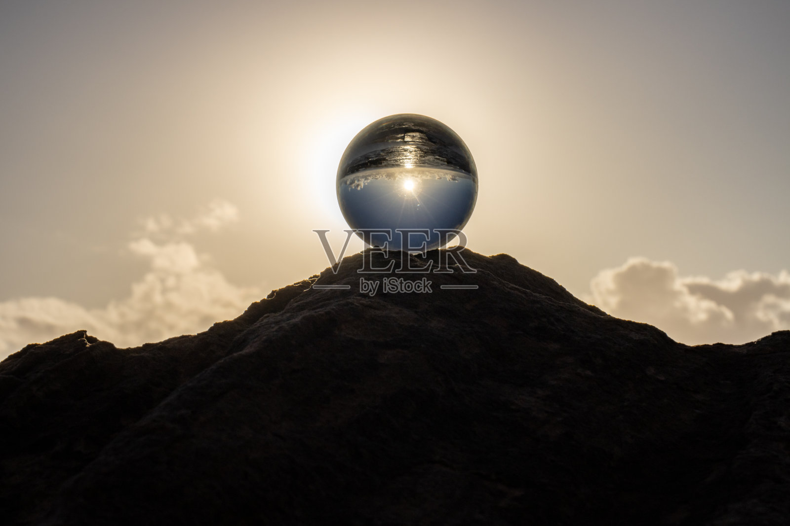 阳光水晶球照片摄影图片