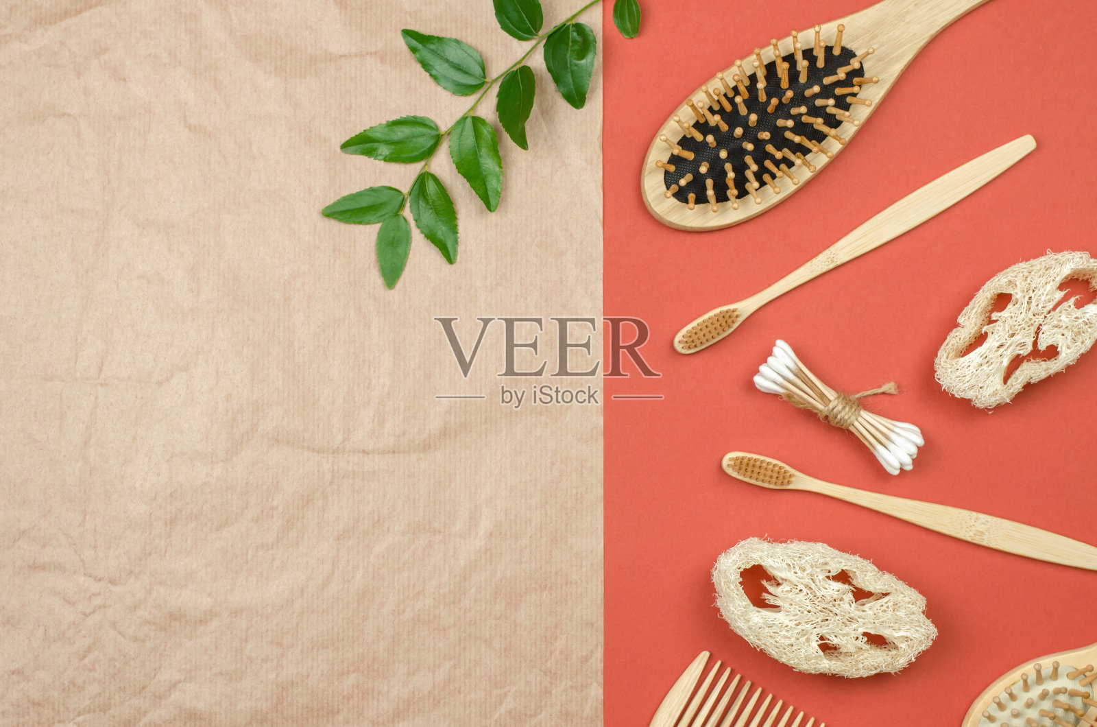 用于个人护理、日常生活和文字场所的木制配件。环保产品,无垃圾,无塑料照片摄影图片