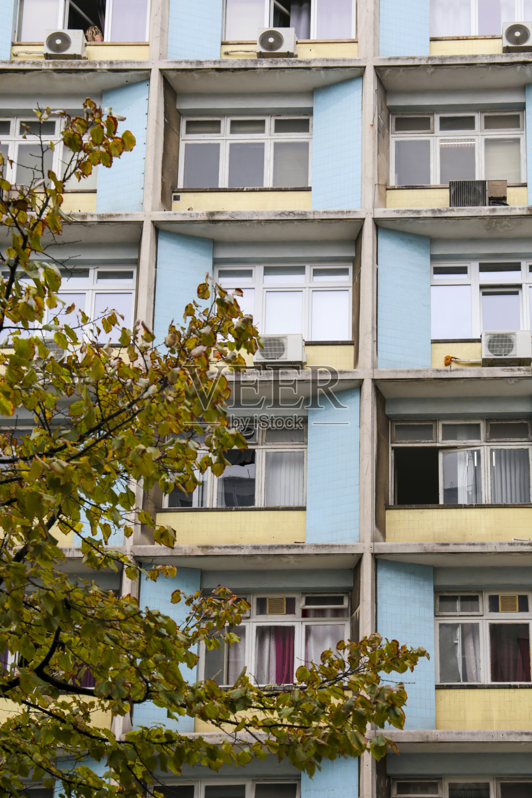 里斯本郊区的彩色外墙照片摄影图片