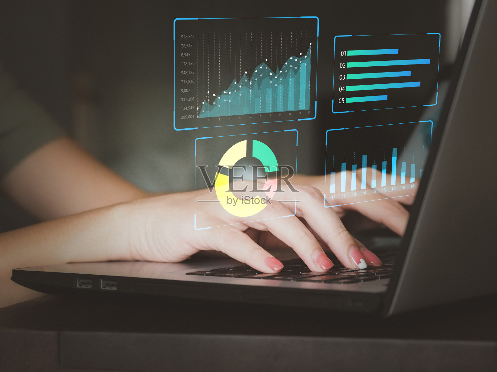 商人的手分析营销策略,金融组织照片摄影图片