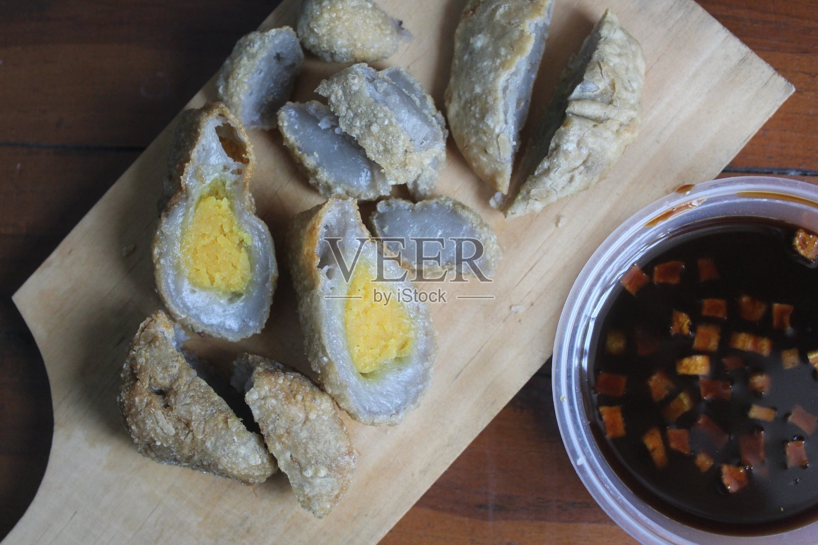 印尼食物起源于南苏门答腊,Pempek巨港照片摄影图片