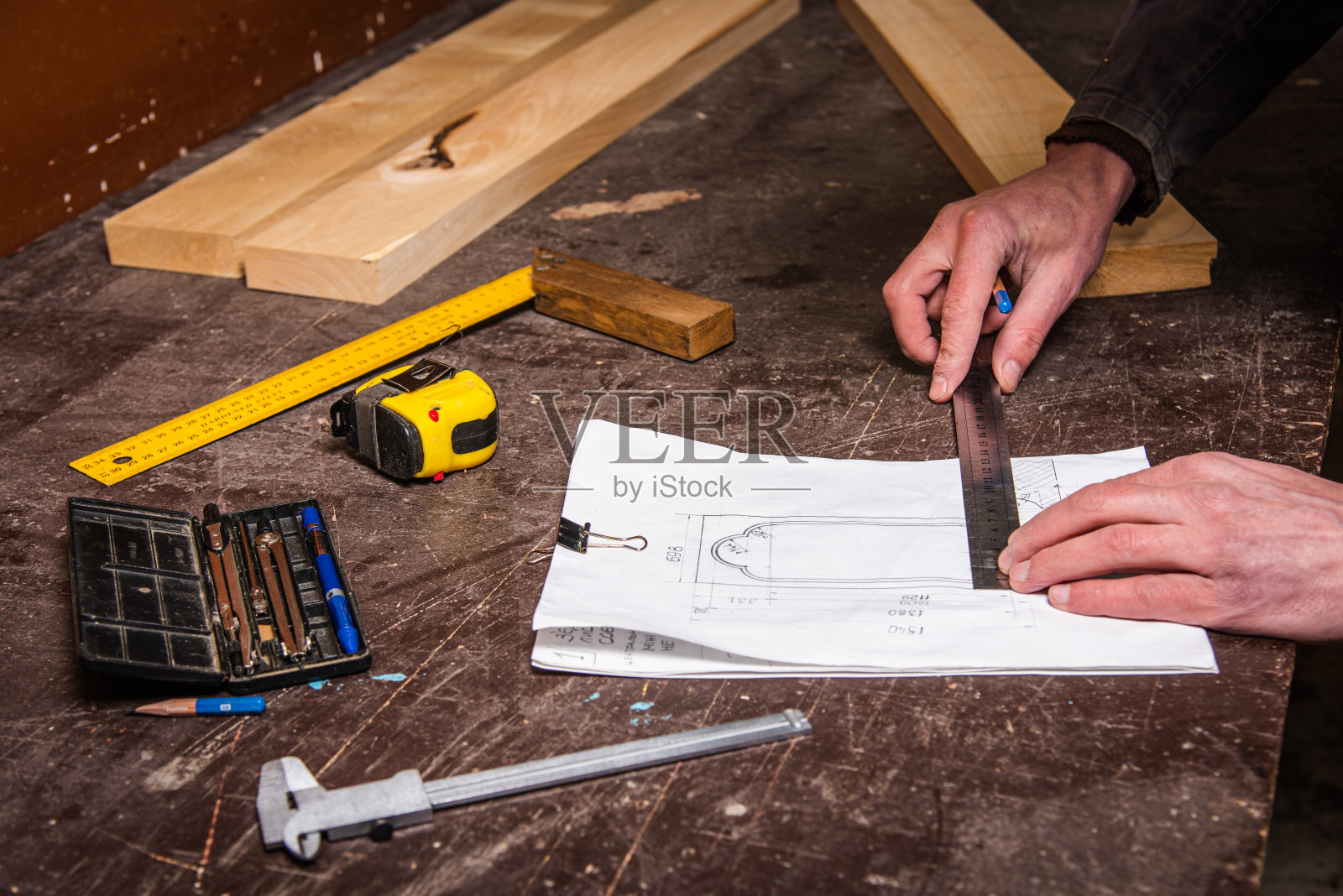 木架制造的技术图纸、设计和标记照片摄影图片