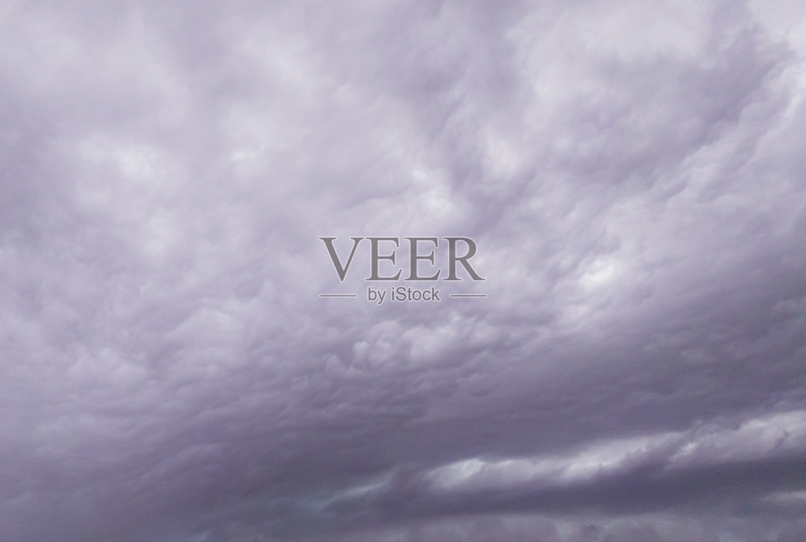 云景天空下雨雷暴背景暴雨警告照片摄影图片