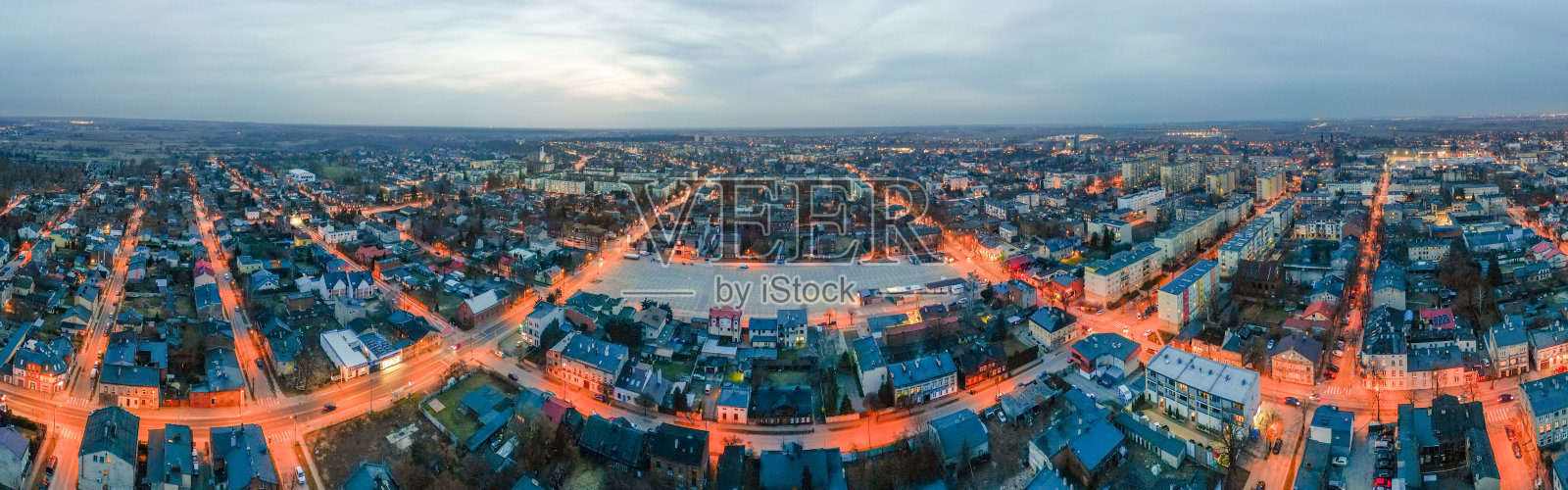 从无人机上俯瞰帕比亚尼斯城照片摄影图片