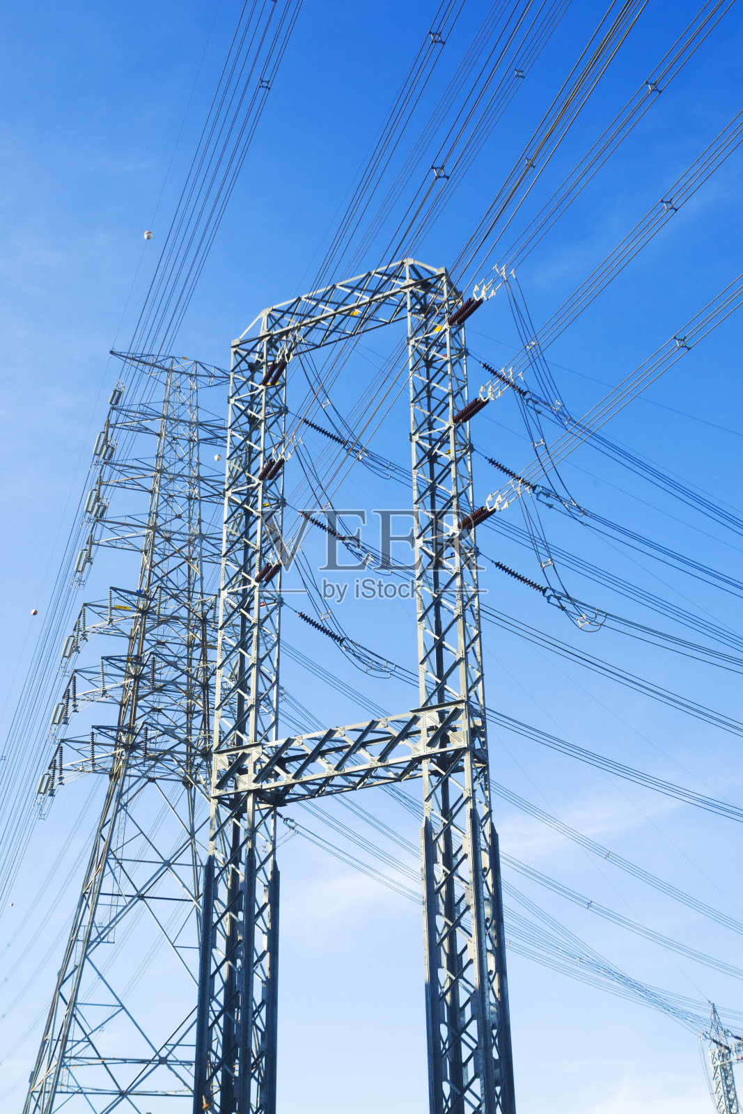 电线和电塔照片摄影图片