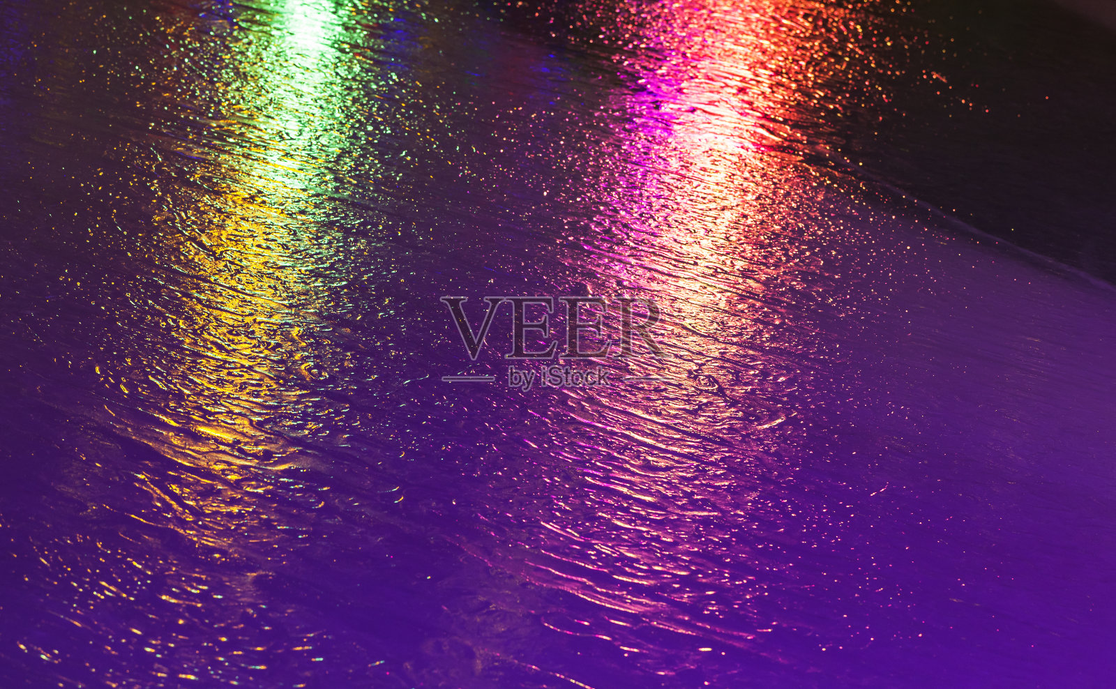 闪亮的冰场与彩色的反射,抽象的背景照片照片摄影图片