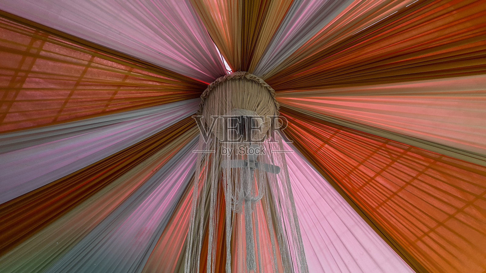 婚宴帐篷屋顶装饰照片摄影图片