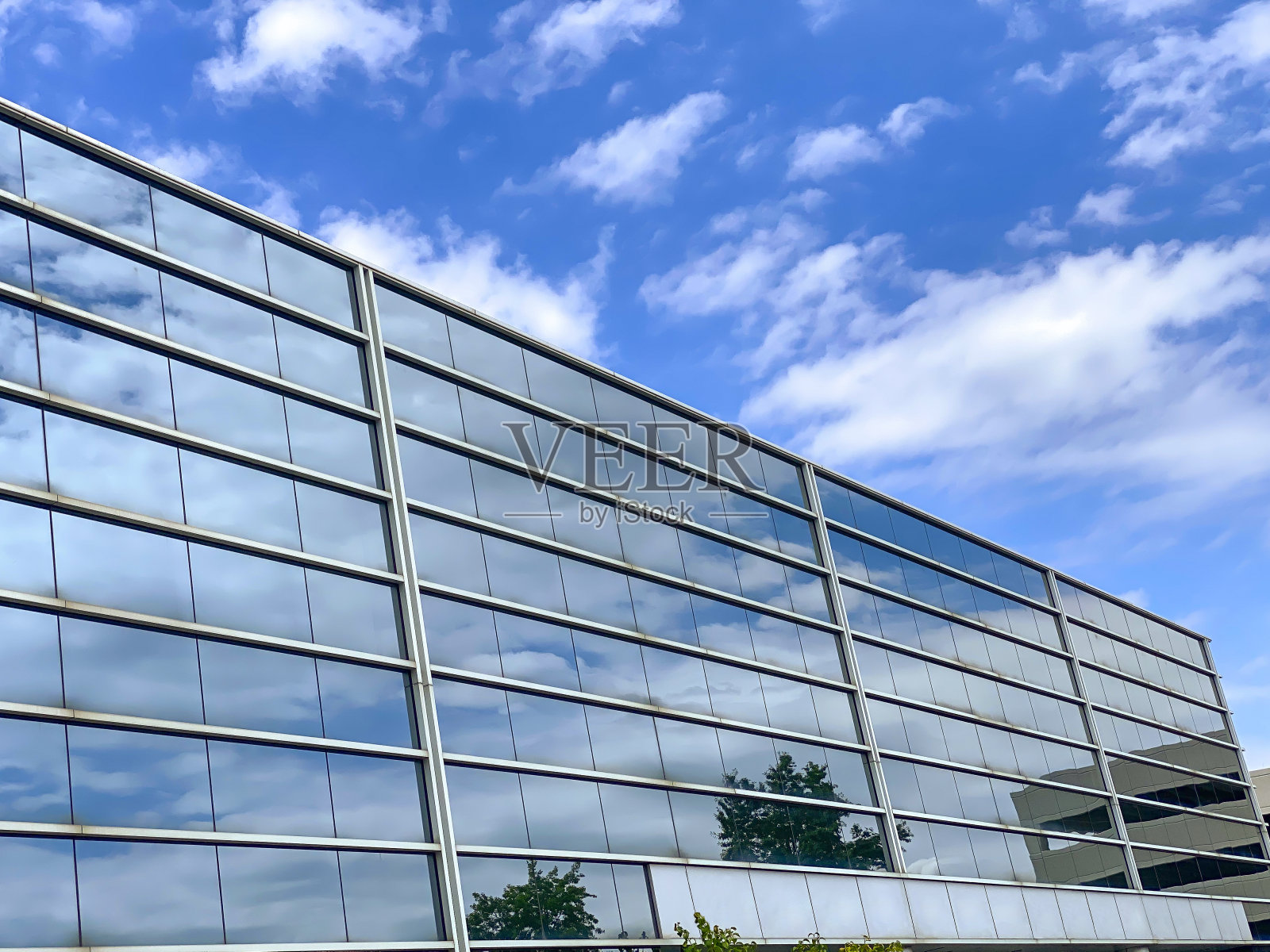 现代玻璃建筑细节照片摄影图片