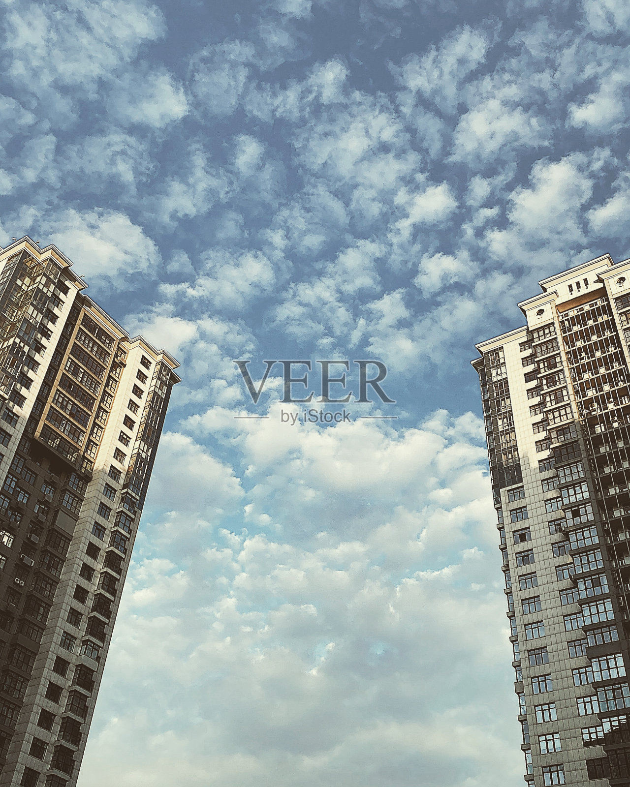 蓝天白云二楼照片摄影图片