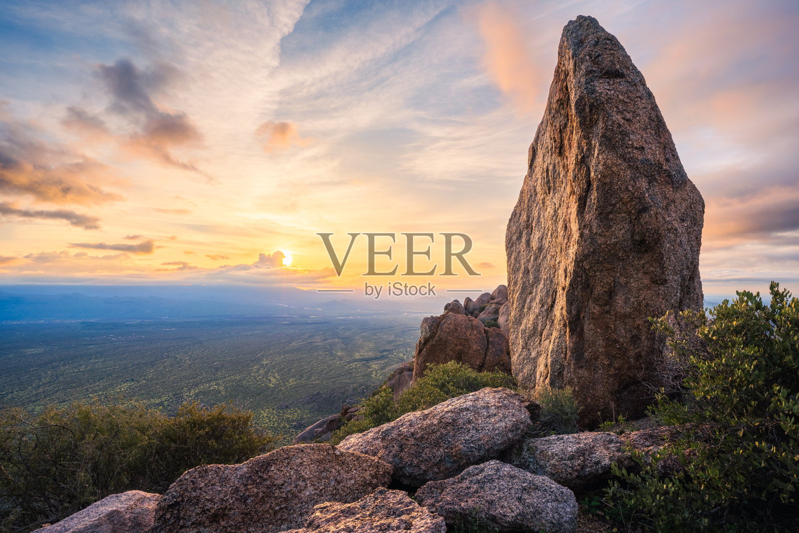 壮丽的麦克道尔山脉日出照片摄影图片