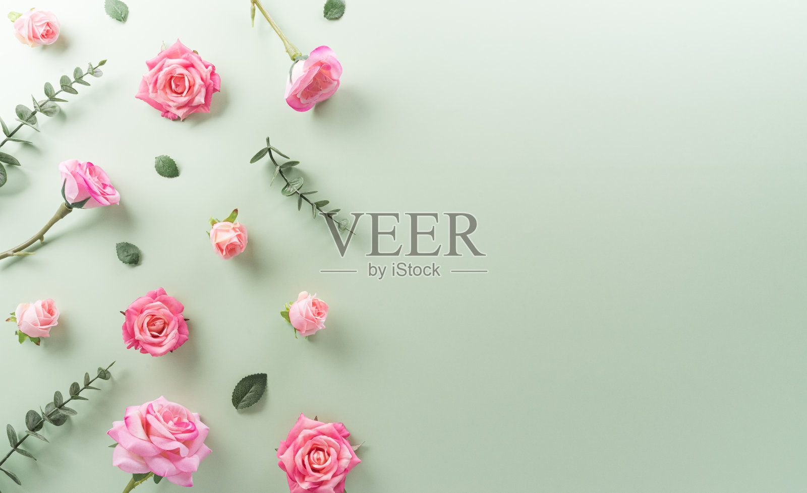 快乐的母亲节和妇女节装饰概念由花在粉彩背景。照片摄影图片