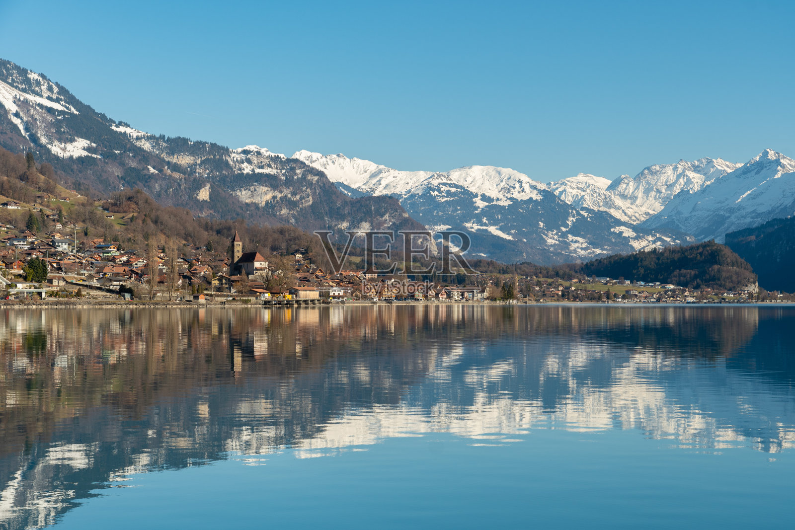 瑞士伯尔尼州布里恩兹湖的景色照片摄影图片