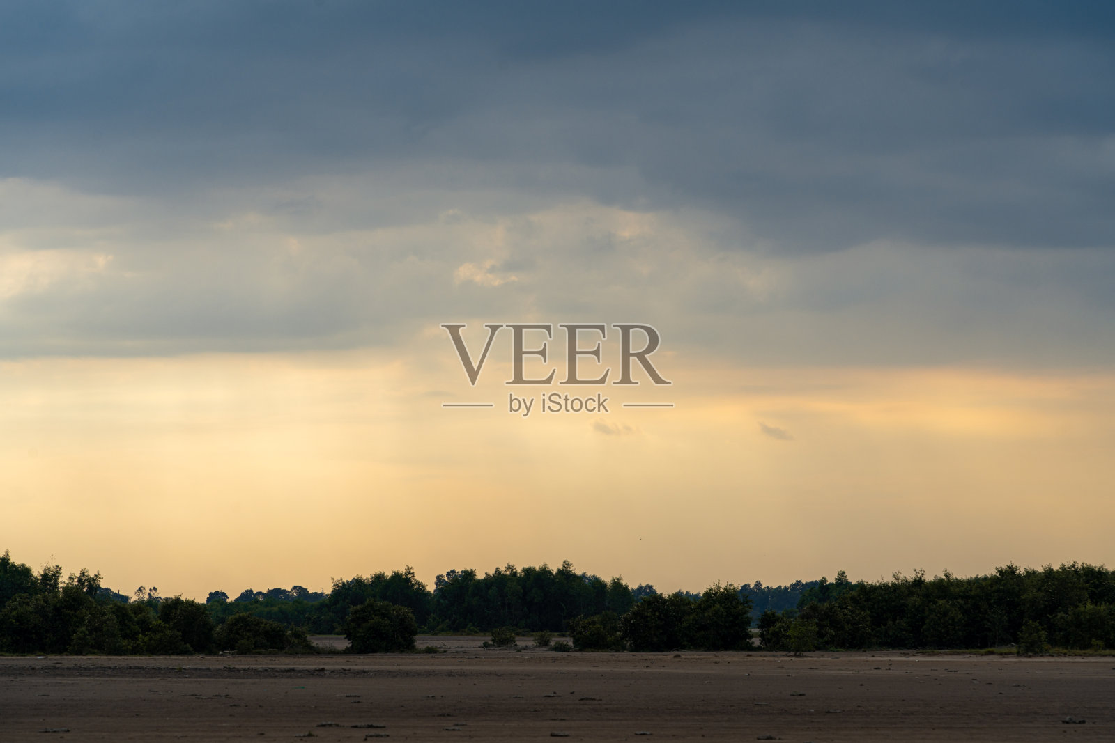 暴风雨的天空和戏剧性的云库存照片照片摄影图片