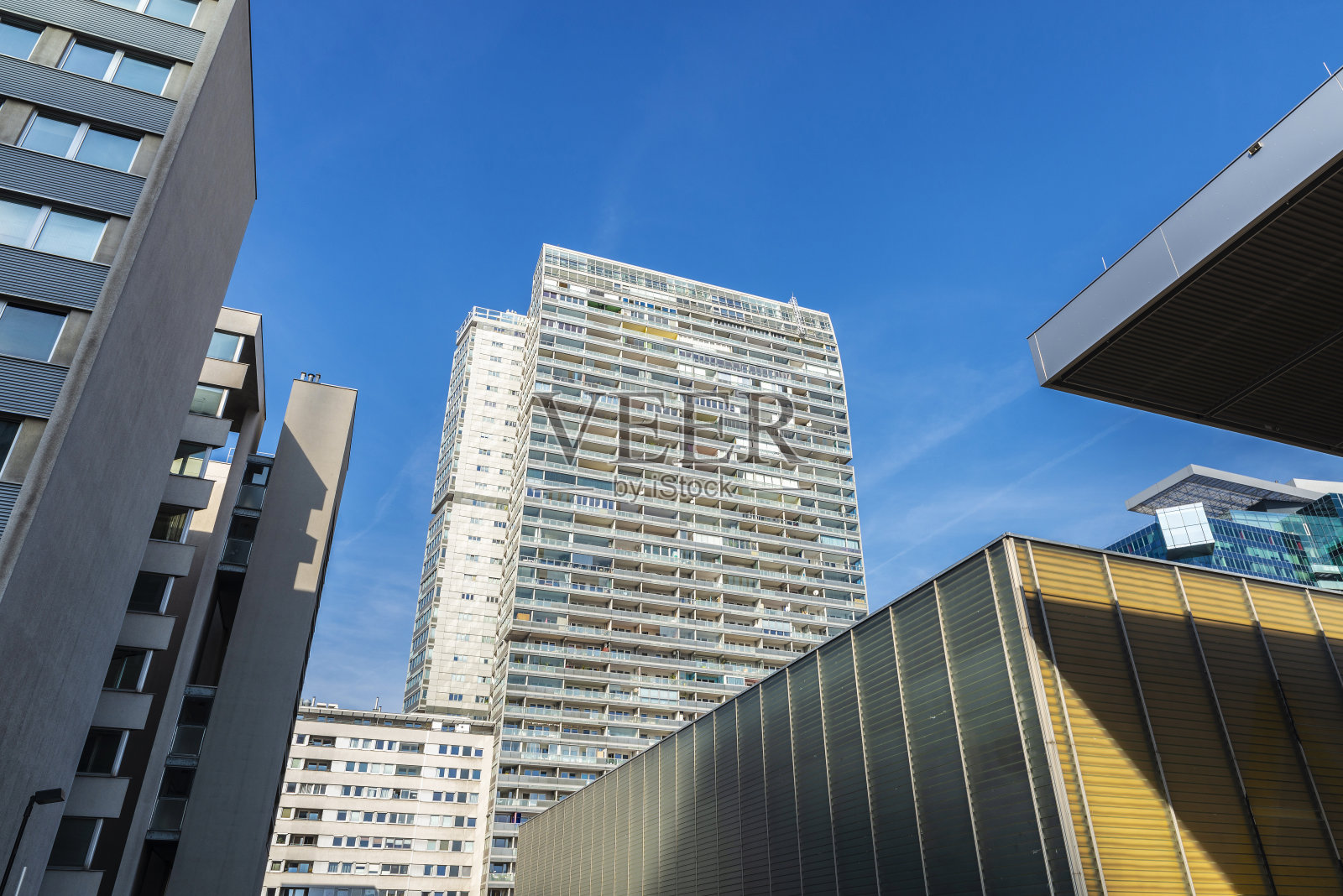 奥地利维也纳多瑙市的住宅和办公楼照片摄影图片