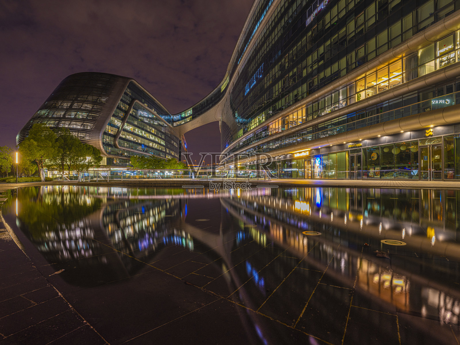 凌空SOHO大厦照片摄影图片