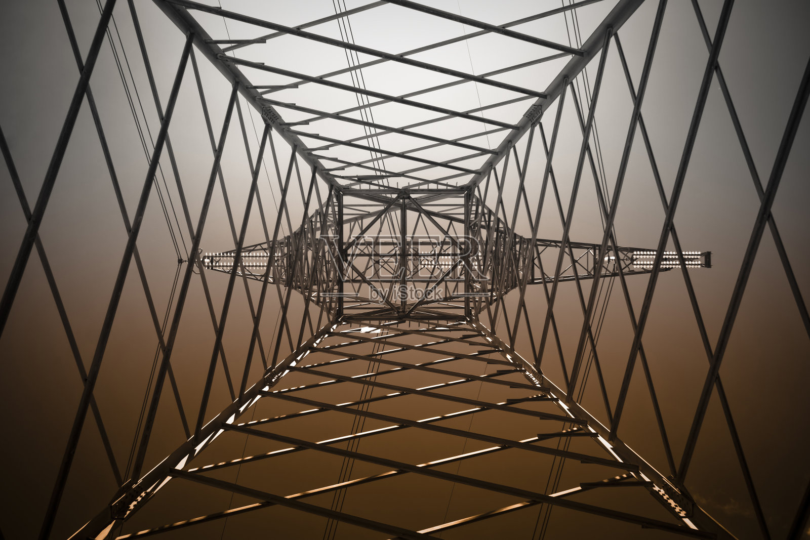 电力塔的内部-概念图像照片摄影图片