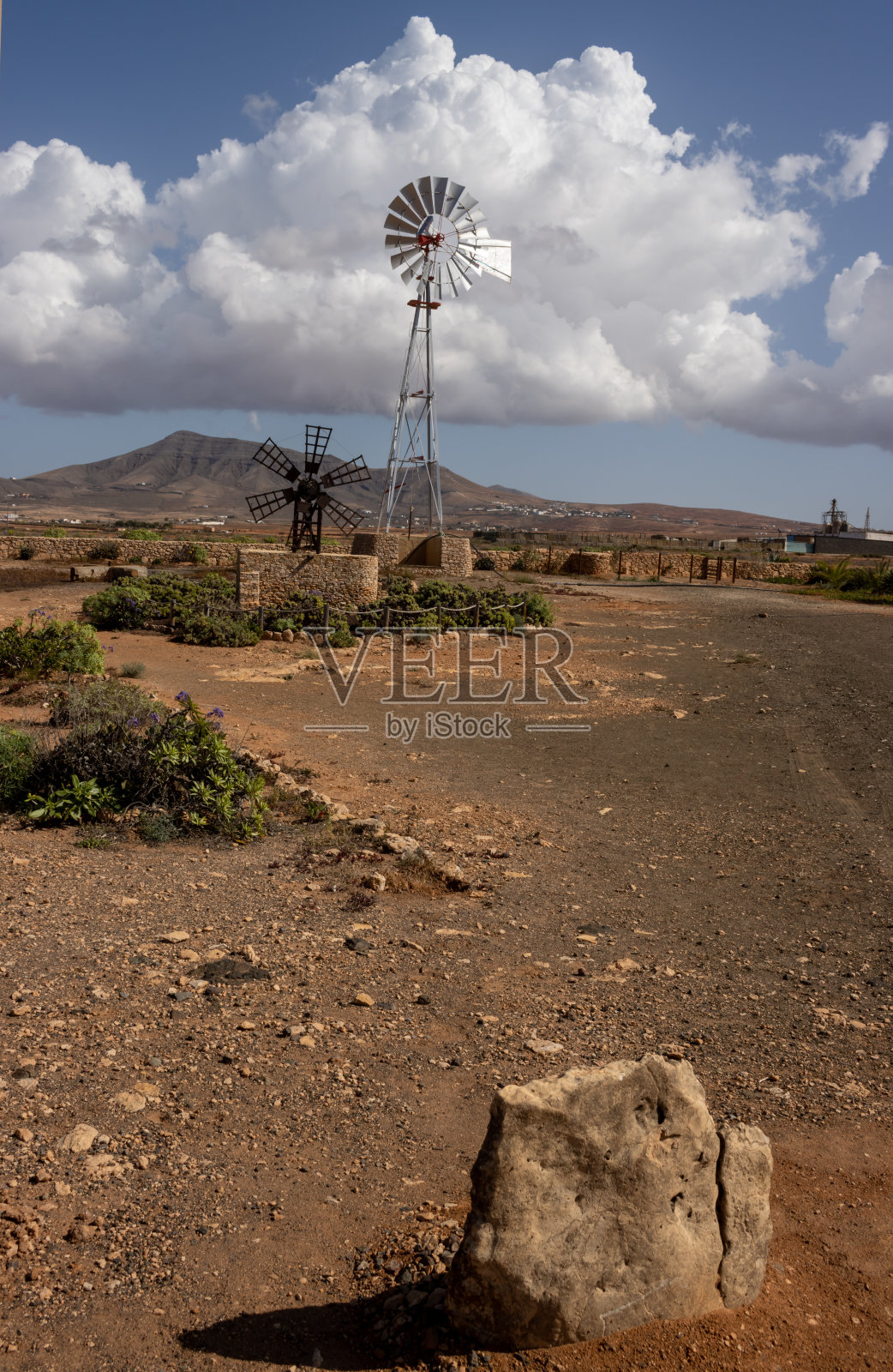 装饰性风车和风力涡轮机,Fuerteventura照片摄影图片