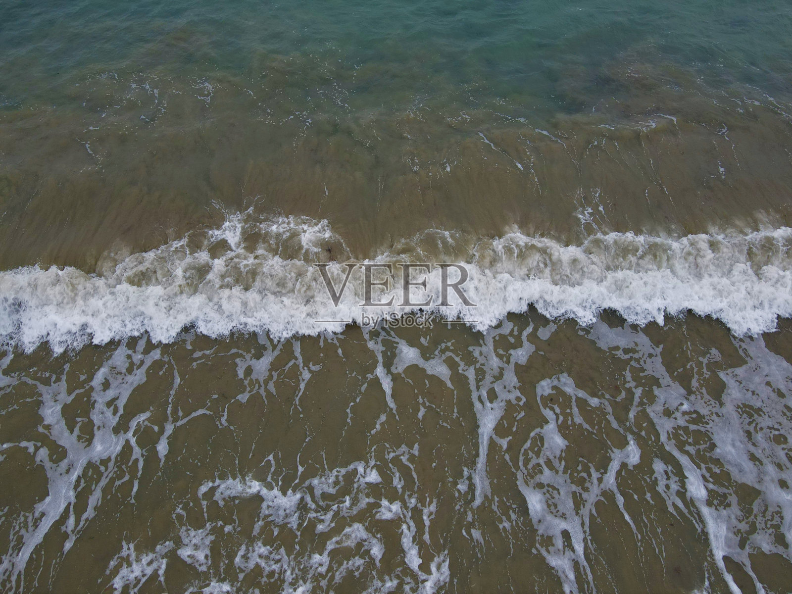 鸟瞰令人惊叹的热带海滩,广阔的水晶蓝色海洋照片摄影图片