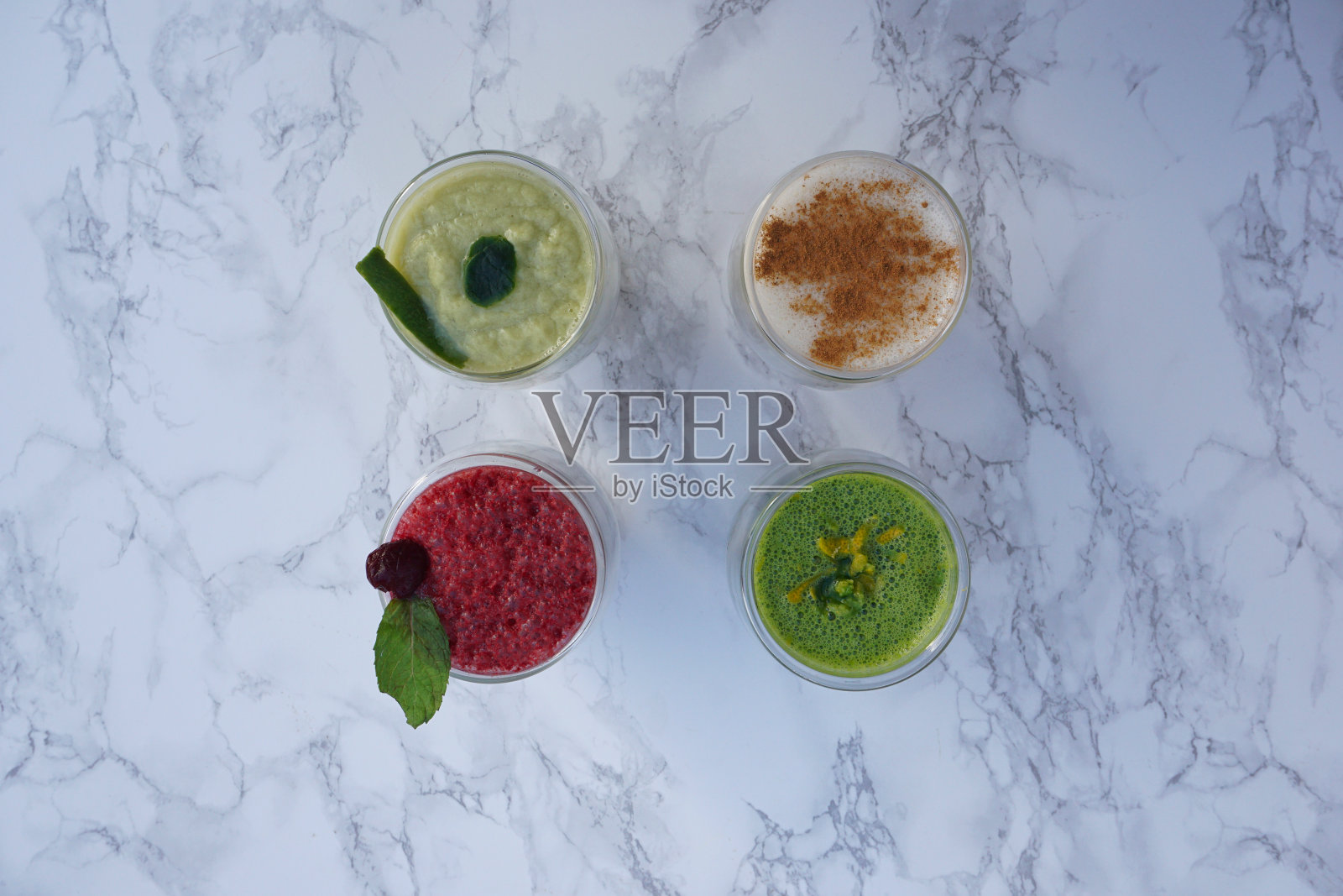 五彩缤纷的冰沙照片摄影图片