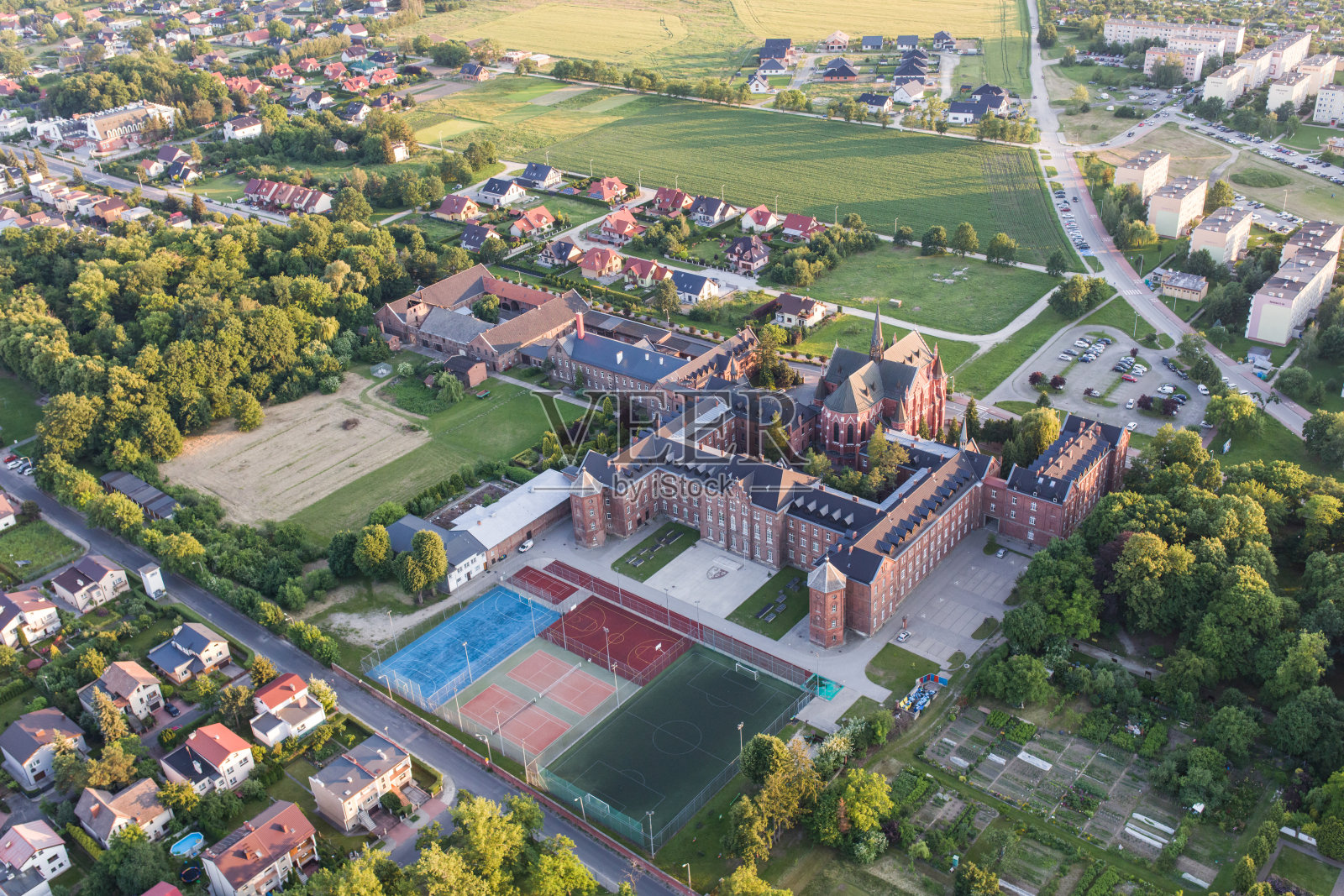 学校鸟瞰图照片摄影图片