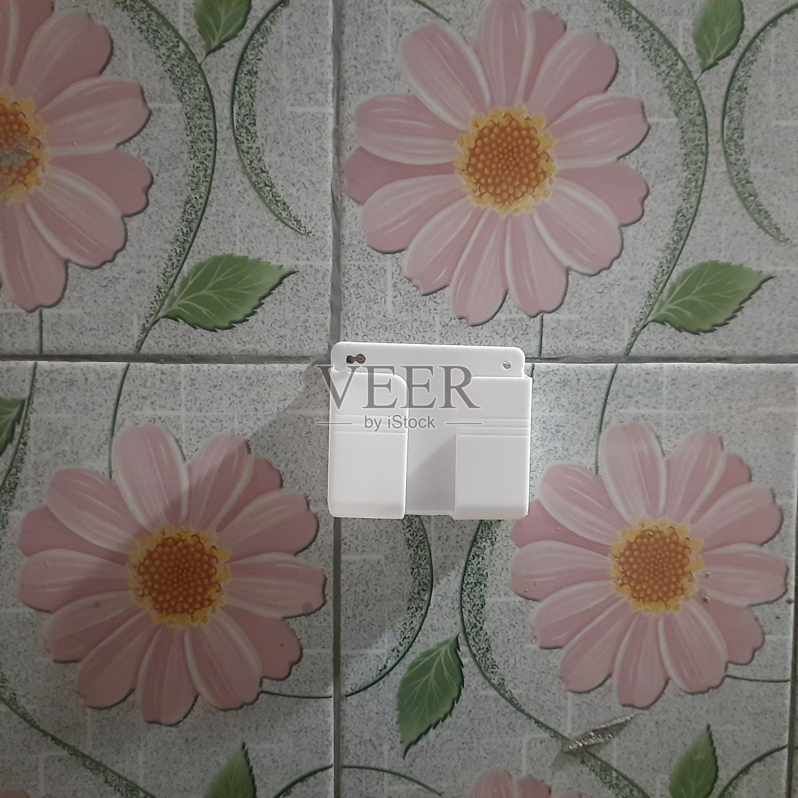 浴室里的手机架照片摄影图片