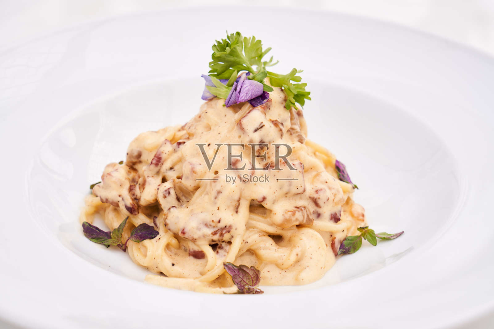 餐桌上的食物照片摄影图片