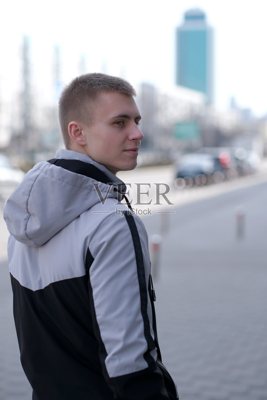 一个年轻帅哥的肖像照片摄影图片