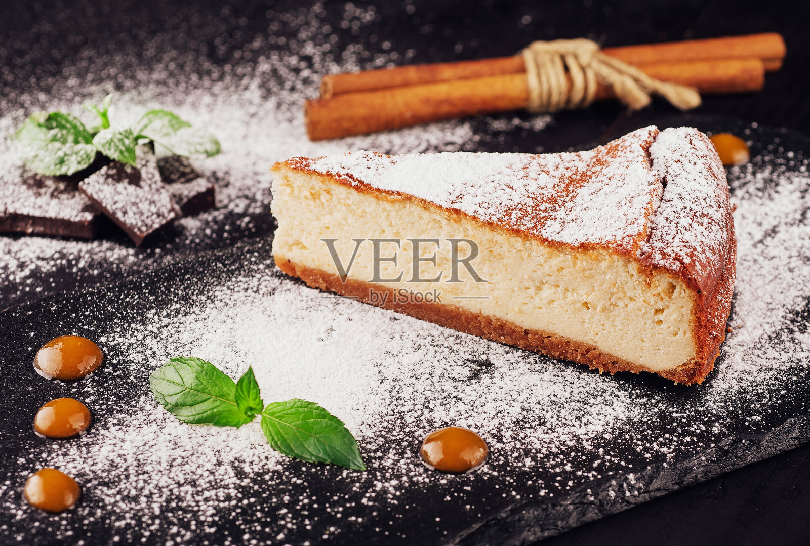 美味的香草芝士蛋糕照片摄影图片