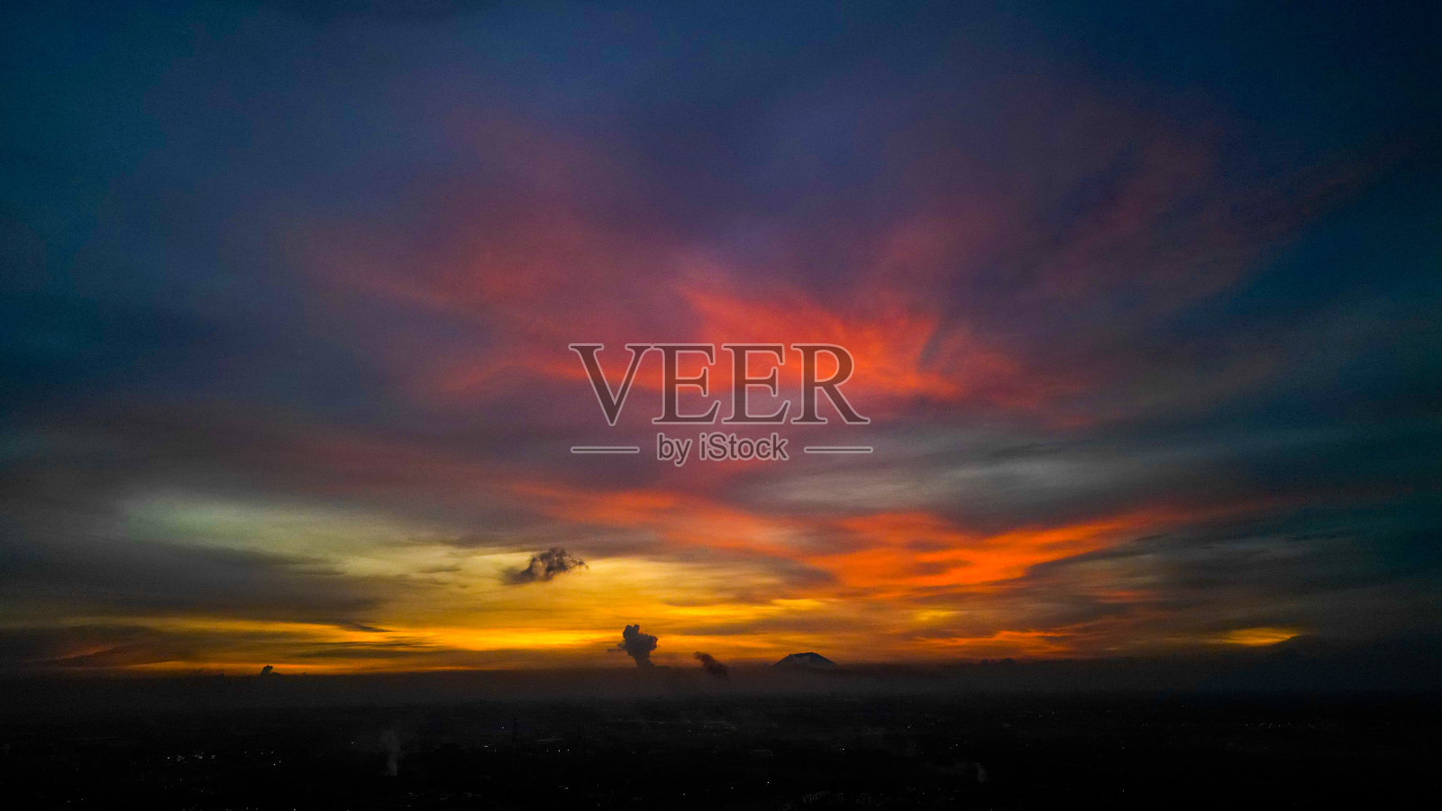 地平线上的黎明照片摄影图片