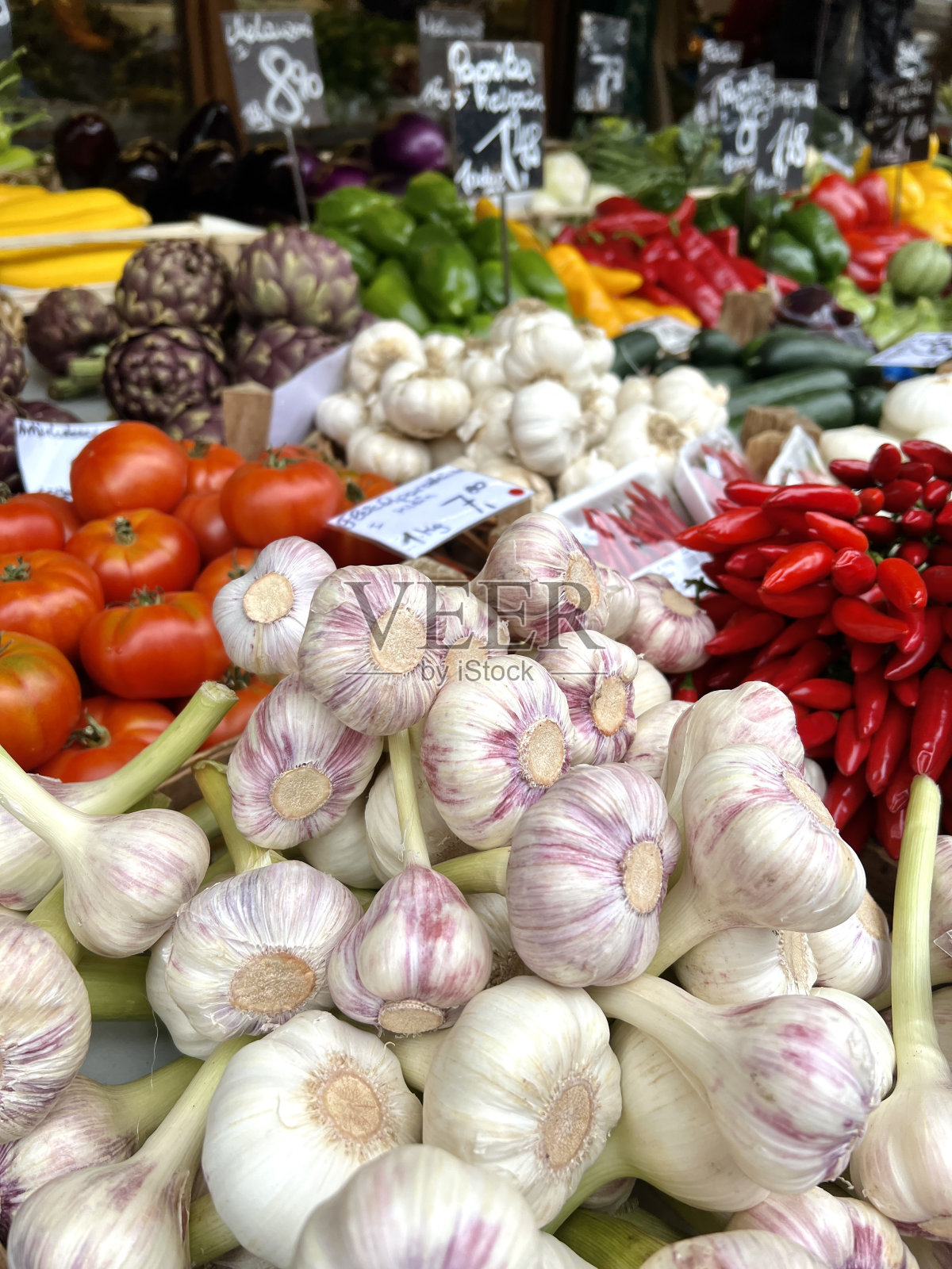 杂货店里的大蒜和蔬菜照片摄影图片