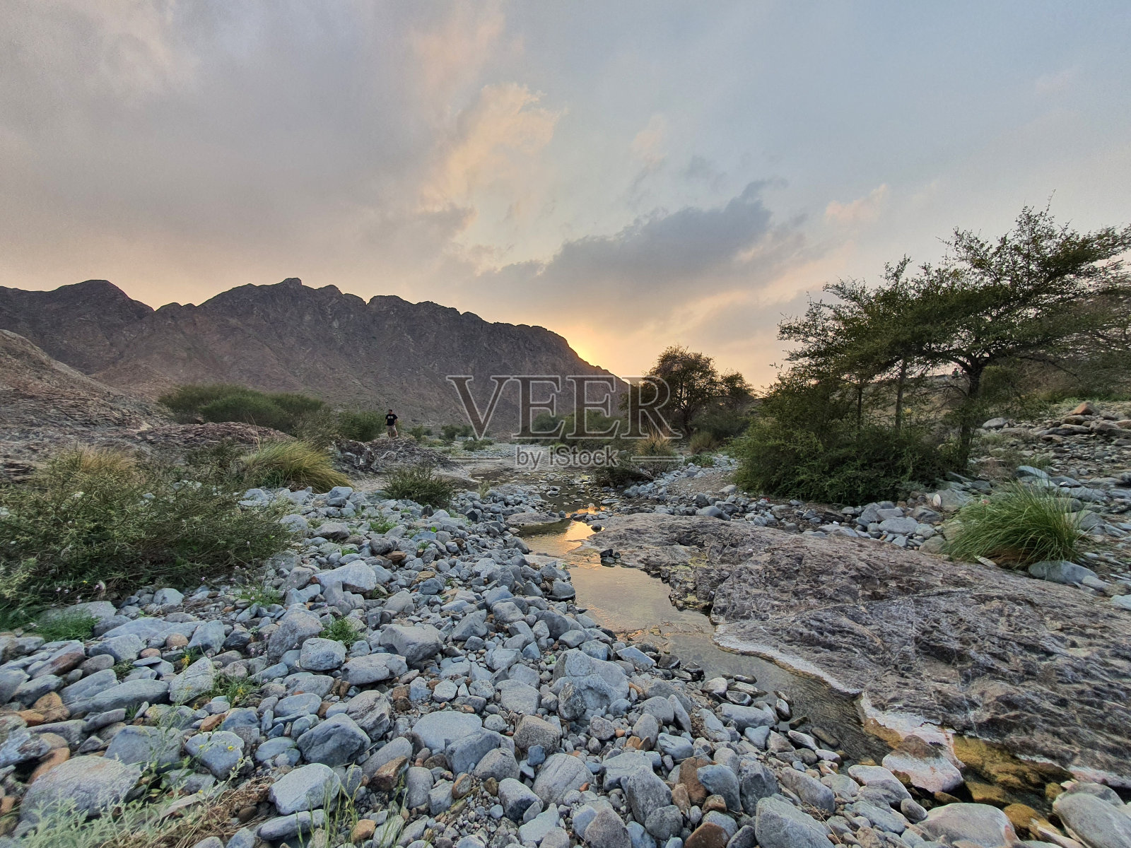 沙瓦卡特水坝,哈伊马角山区流水照片摄影图片