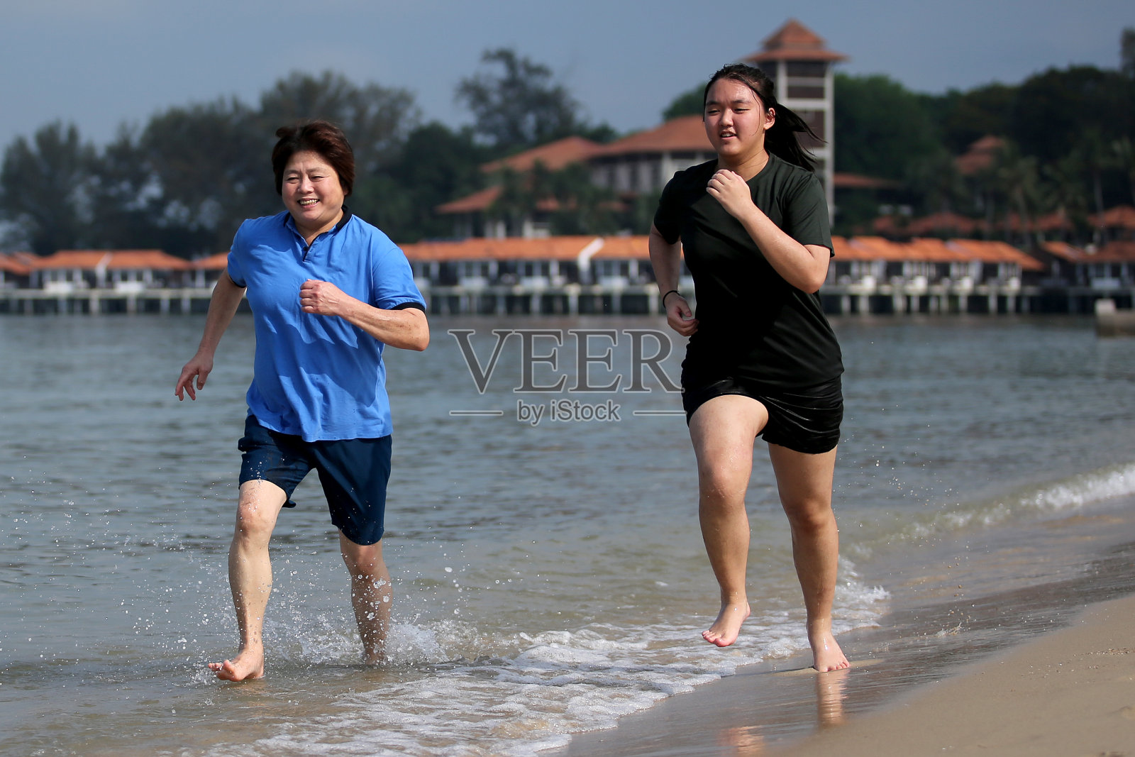 一起锻炼身体照片摄影图片