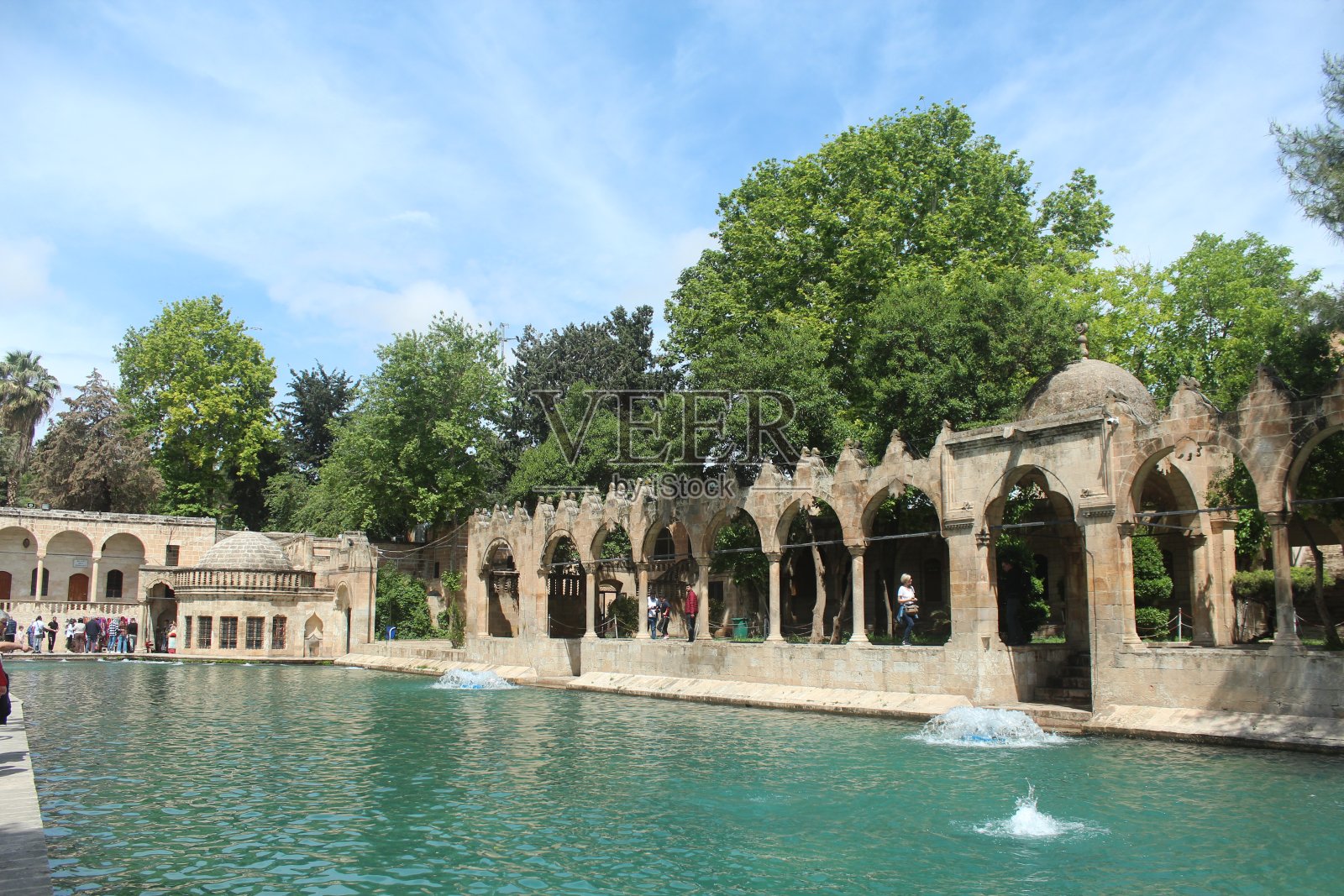 Balıklı Lake, Halil Ür Rahman Mosque, Lake Pools and fountain. Balikligol Park, Sanliurfa Turkey照片摄影图片